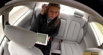 Samantha Elemanla Sikişerek Zaman Geçiriyor