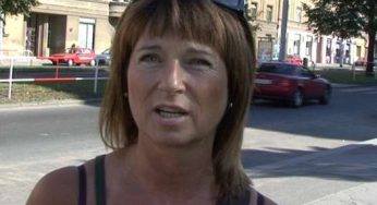 Romantik Davranıp Sonra Parçalıyor